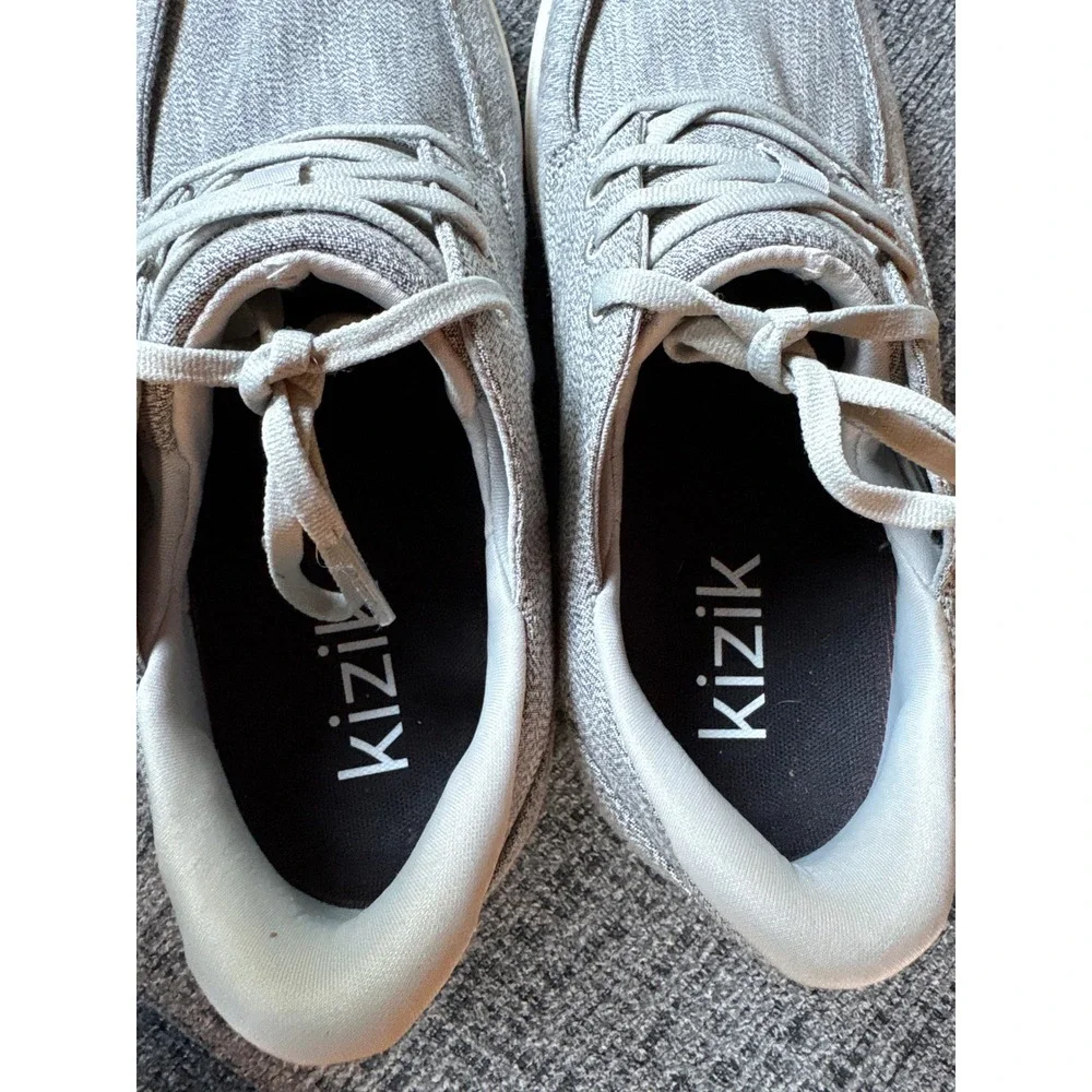 Kizik Enclosed Canvas Men 7.5 Womens 9 Wide Light Grey Hands Free Slip On